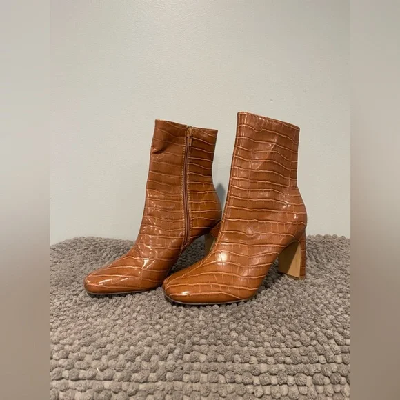 Forever 21 Faux Leather Heeled Boots - Picture 2 of 4